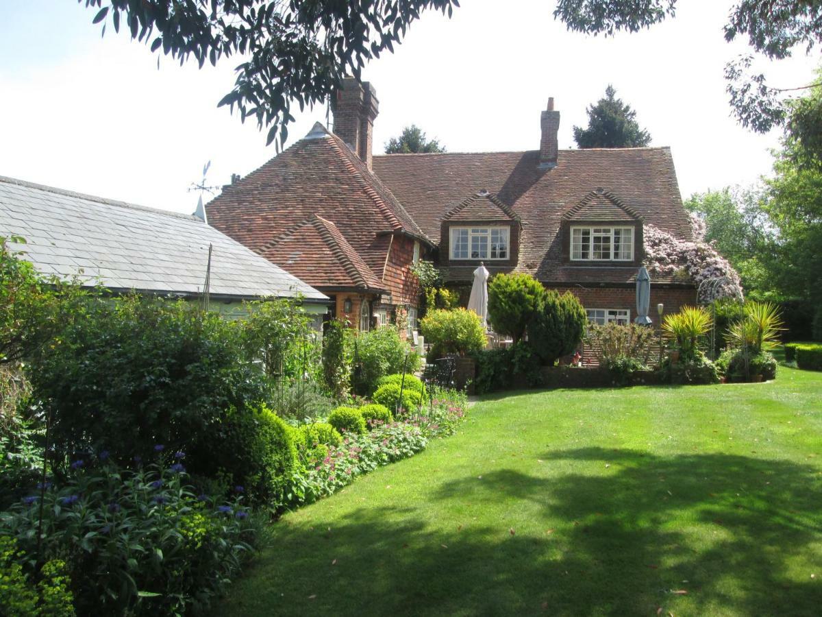 Clayton Wickham Farmhouse Hurstpierpoint Exterior photo